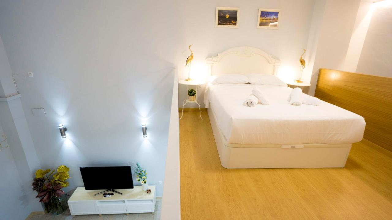 Rentalsevilla Escuelas Pias Экстерьер фото